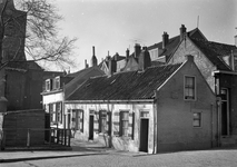 836673 Afbeelding van enkele oude huisjes in de wijk Charloois te Rotterdam (omgeving Kaatsbaan).N.B. Zie ook Nieuw ...